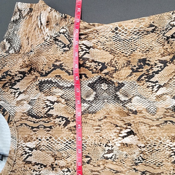 3/$12 Torrid animal print tee - Picture 6 of 7